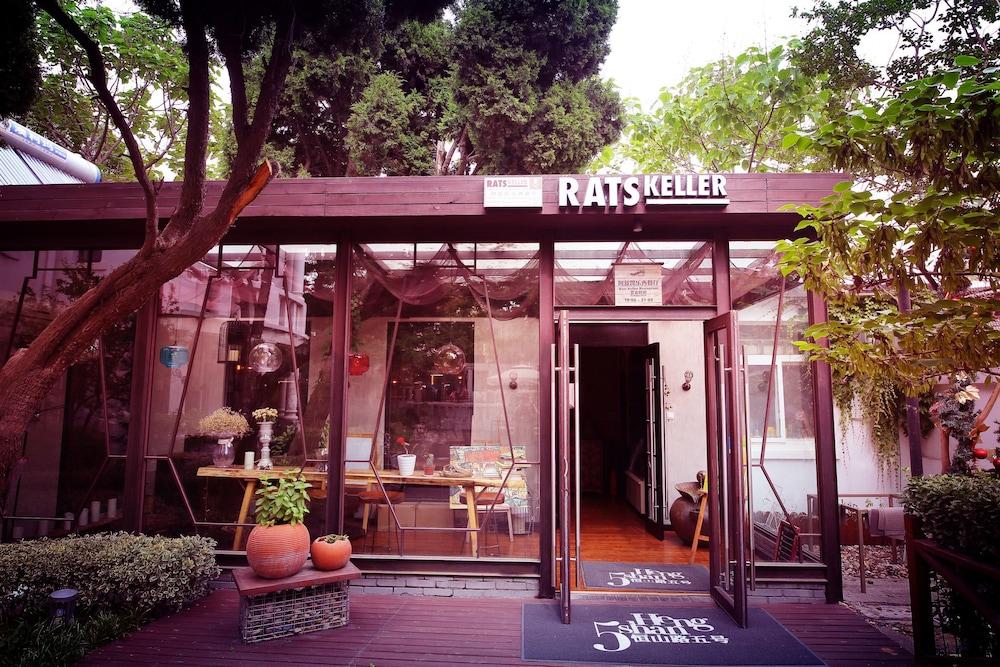 No.5 Hengshan Road Cultural Hotel ชิงเต่า ภายนอก รูปภาพ